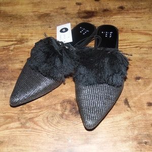 Womens Anotoinette Woven Tassle Mules